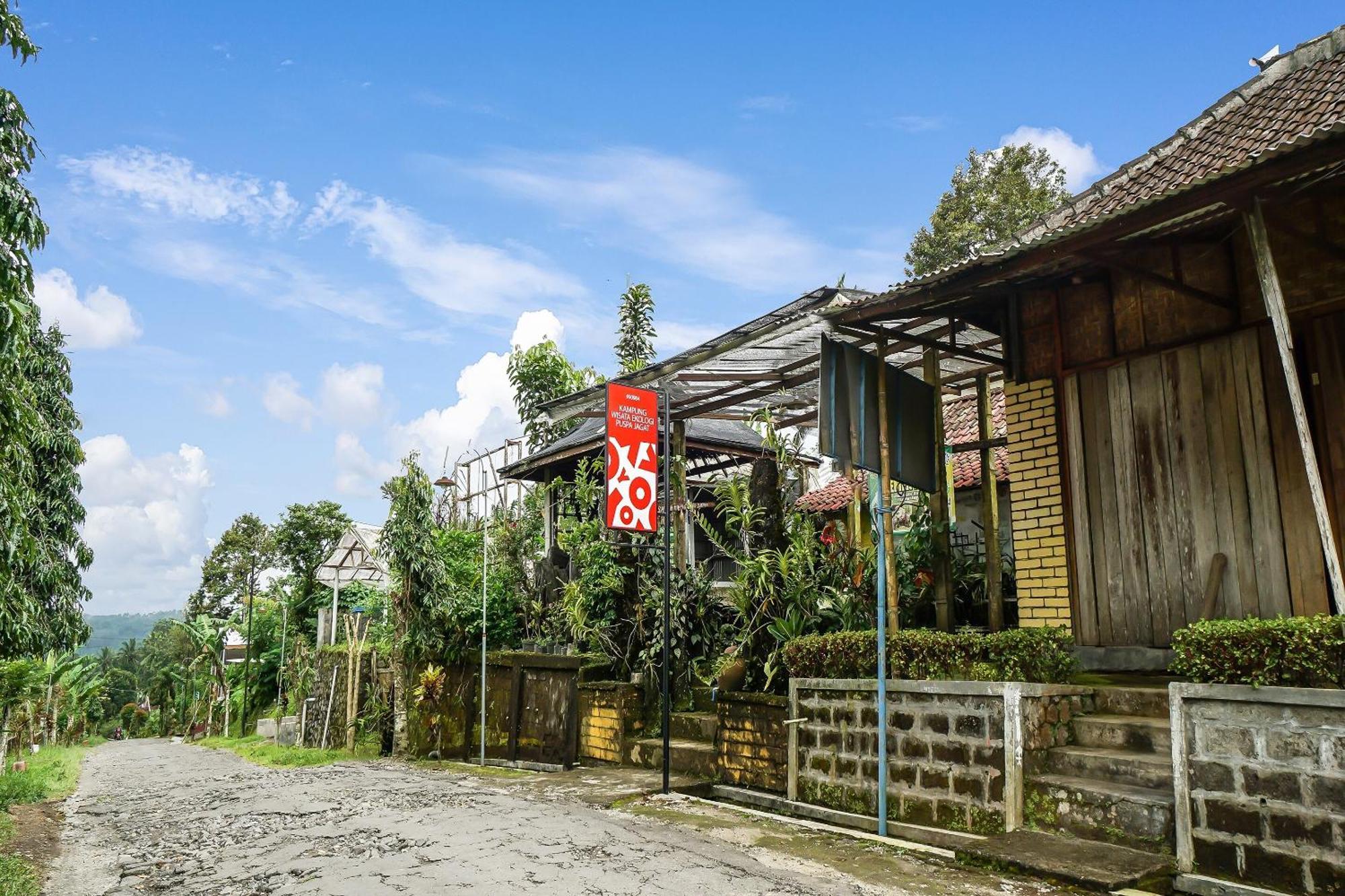 Oyo Homes 90984 Kampung Wisata Ekologi Puspa Jagadneargunung Kelud Blitar Exterior photo